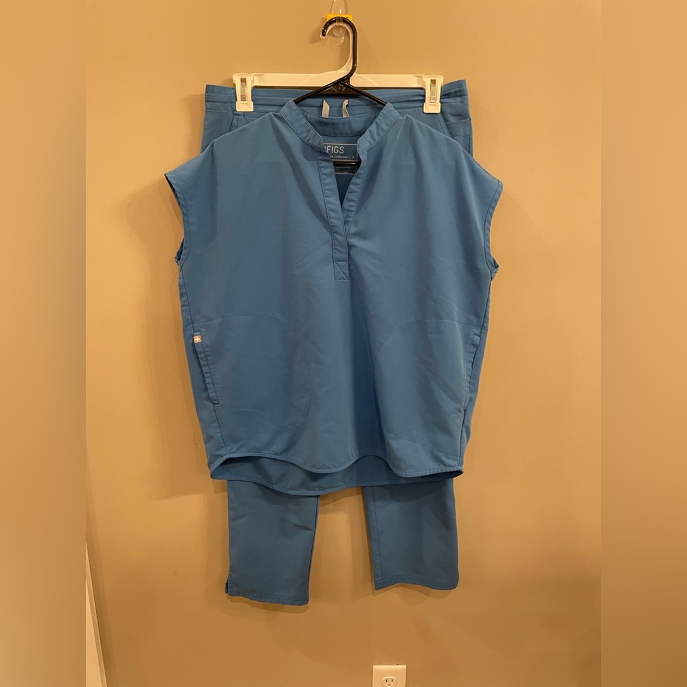Figs capri blue set
